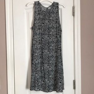 Short black and white dress